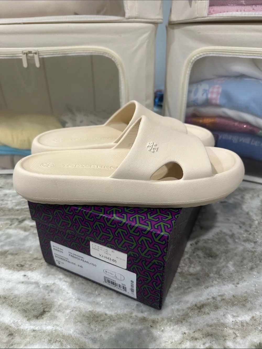 Authentic Tory Burch French Pearl Slide Sandals in Cream size 9